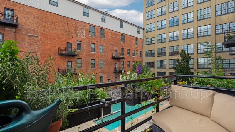 Detroit Condo: 6533 East Jefferson Avenue - 224