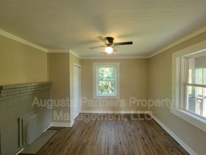 Augusta House: 2133 Grand Boulevard