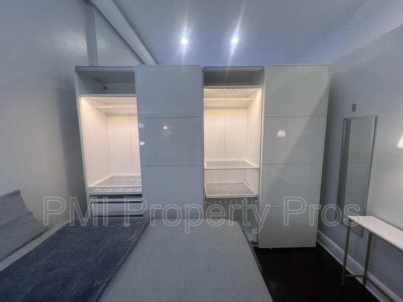 Milwaukee Condo: 715 North Milwaukee Street
