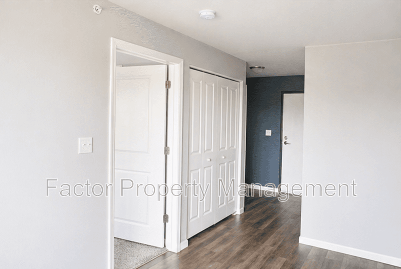 Belle Plaine Condo: 561 Elk Street South