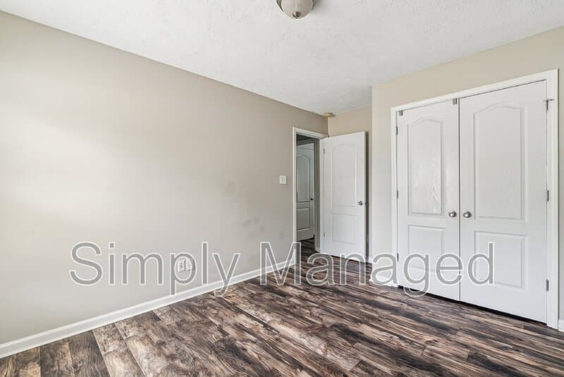 Fayetteville House: 2033 Ashton Road