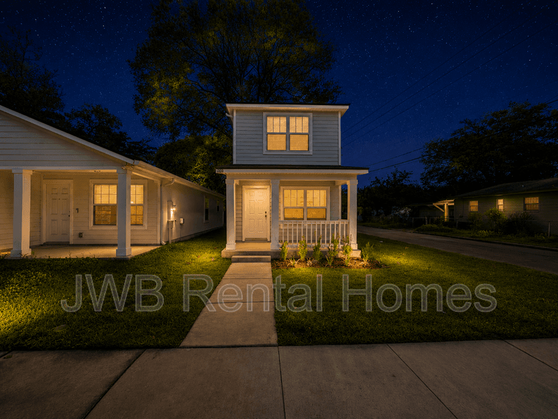 Jacksonville House: 1503 6th St W