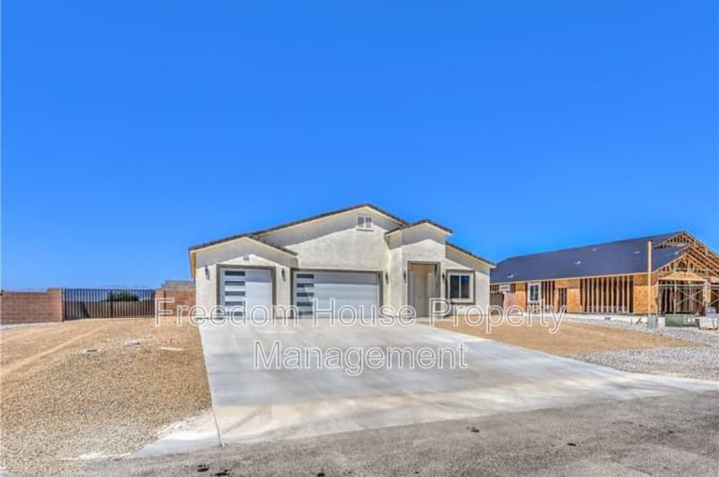 Pahrump House: 6380 Waterford Street