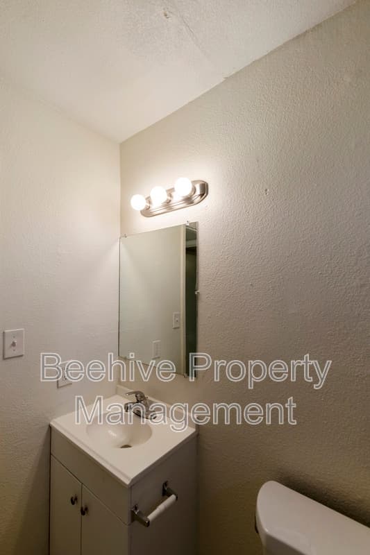 Phoenix House: 1040 N 28th St