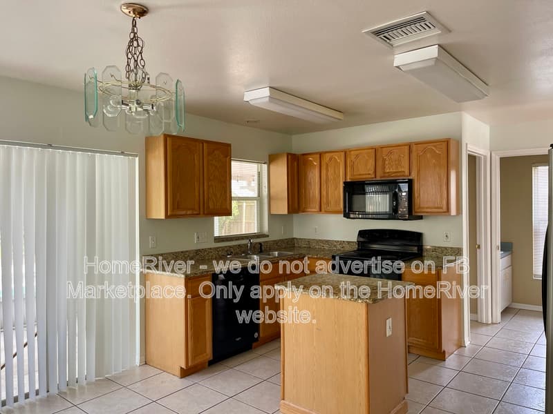 Riverview House: 9810 Sunnyoak Dr