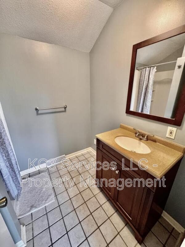 Kansas City House: 4311 NW 80th Terrace
