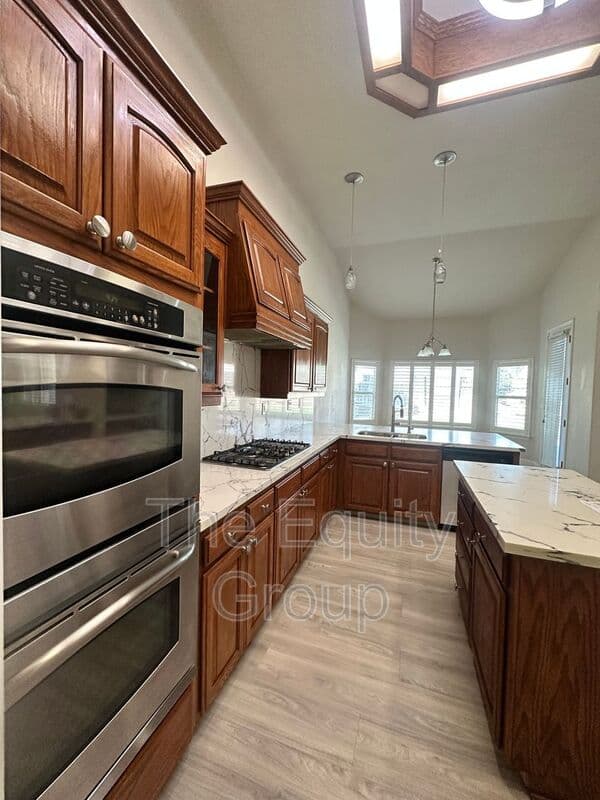 Visalia House: 239 North Preston St