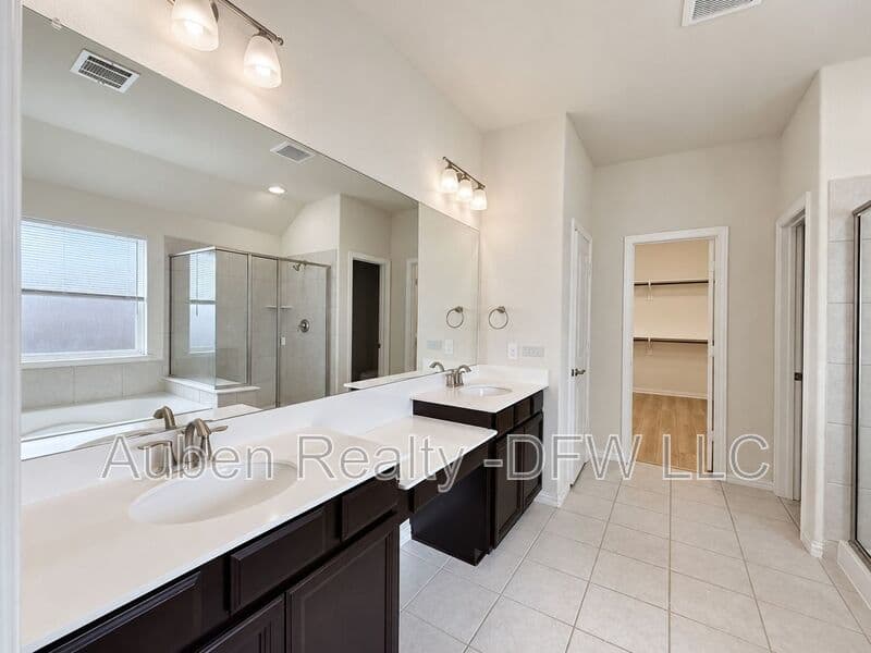 Fort Worth House: 8121 Belgian Blue Court