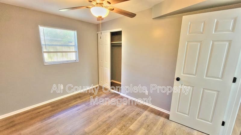 Jacksonville House: 3319 Hunt St