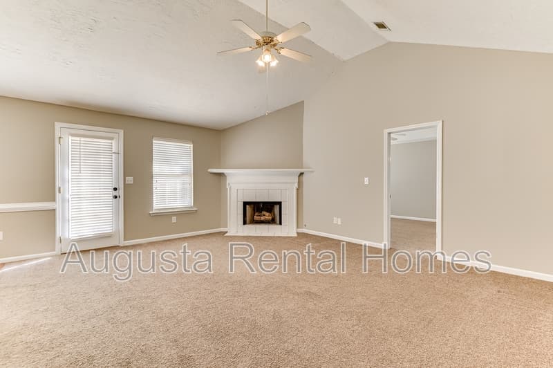 Grovetown House: 223 Taylor Circle