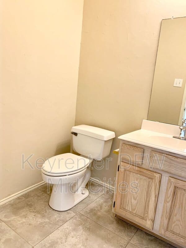 Plano House: 2320 Kittyhawk Drive