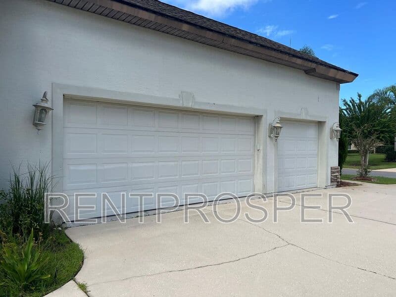 Ormond Beach House: 971 Stone Lake Drive