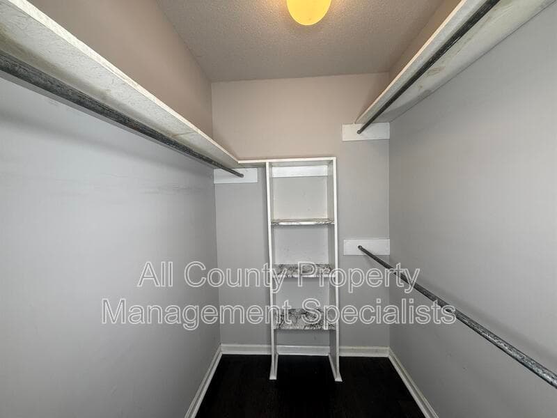 Lexington House: 145 Saddlebrooke Rd