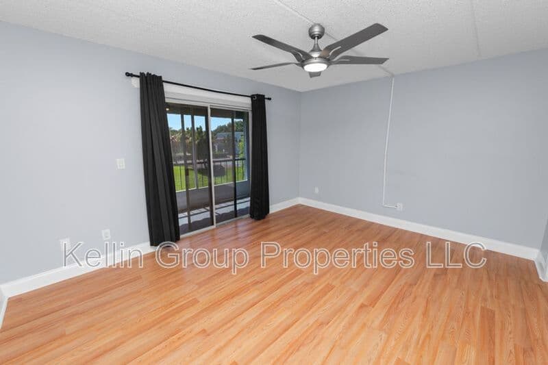 Tampa Townhome: 2862 Somerset Park Dr
