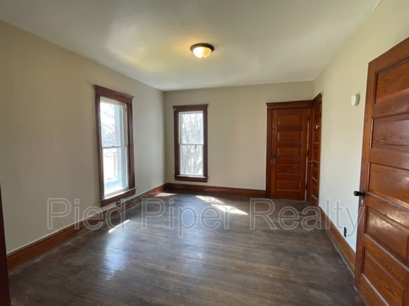 Freeport Condo: 434 1/2 S State Ave