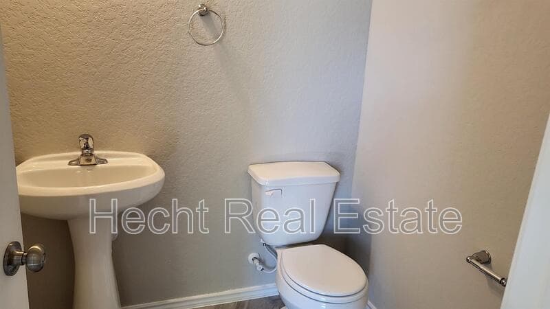 Seguin House: 2440 Ayers Drive