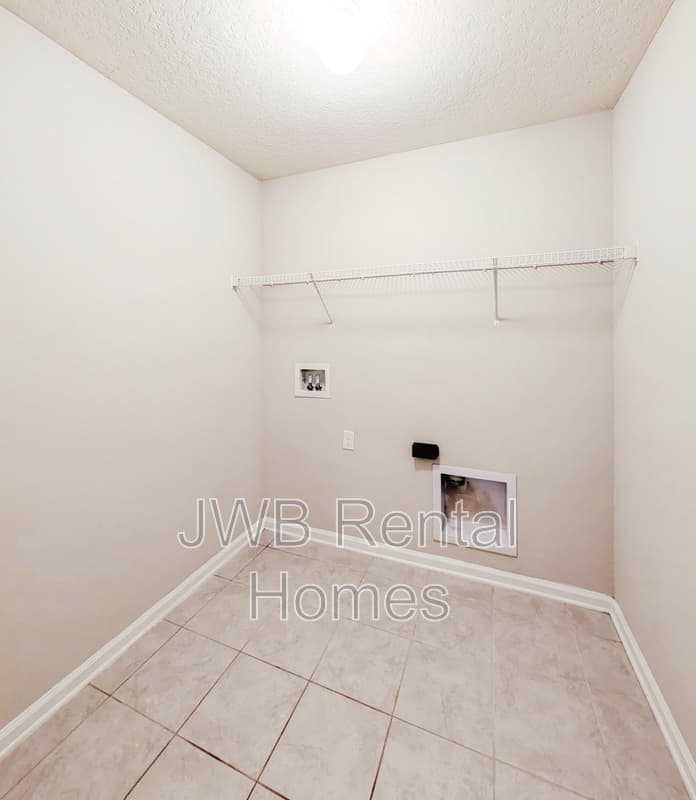 Jacksonville House: 9573 Palm Reserve Dr
