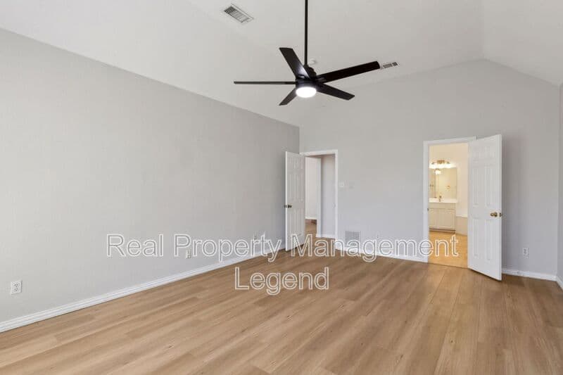 Plano House: 8012 Greenwood Dr