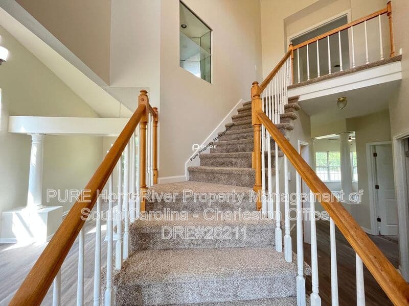 Ladson House: 180 Ponderosa Dr
