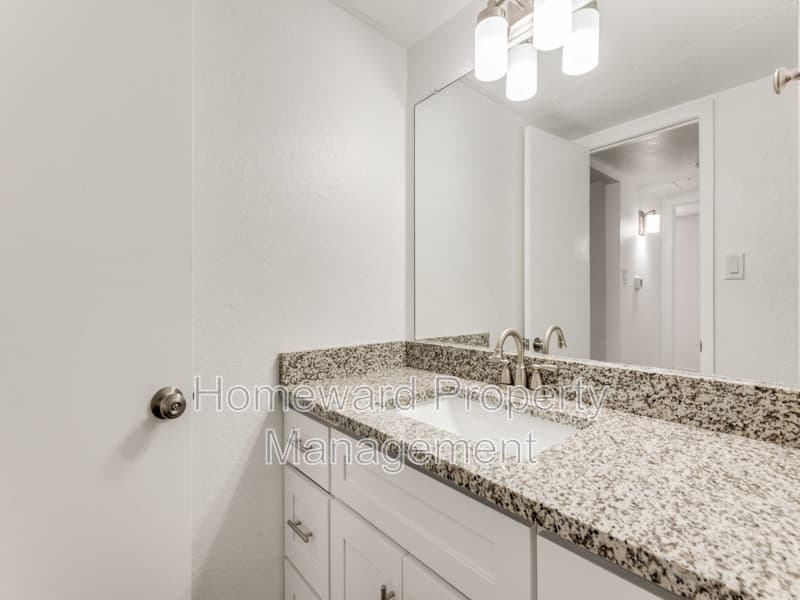 Hurst Condo: 638 Ridgeline Drive