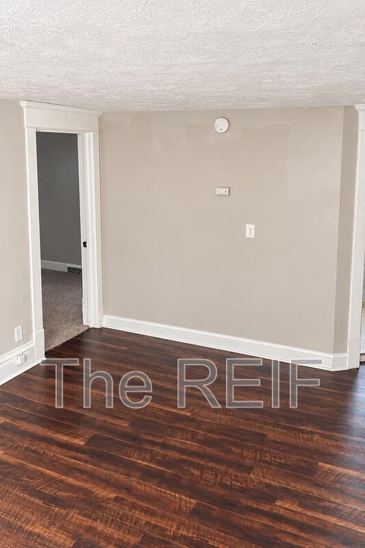 Lansing Condo: 513 North Magnolia Avenue 2nd Floor