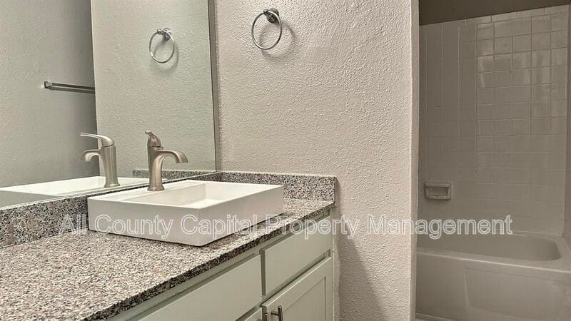 Austin Condo: 5426 Menchaca Road