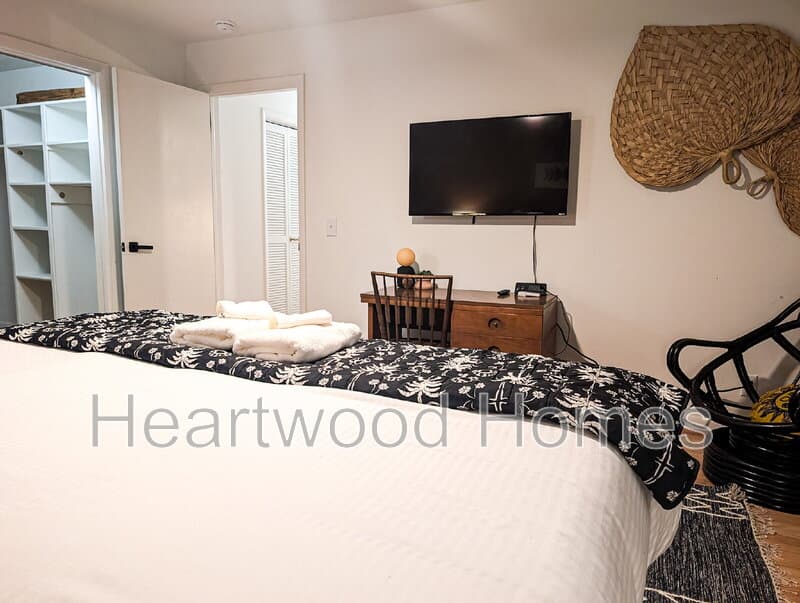Columbia House: 934 Laurens Street