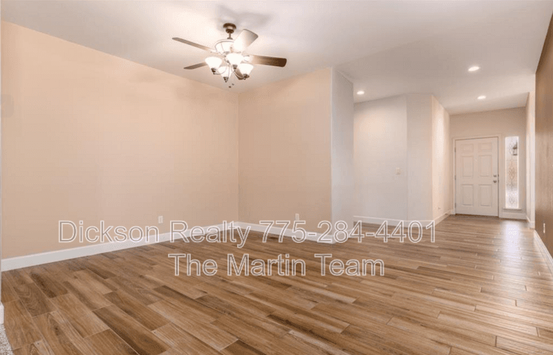 Fernley House: 971 Iris Lane