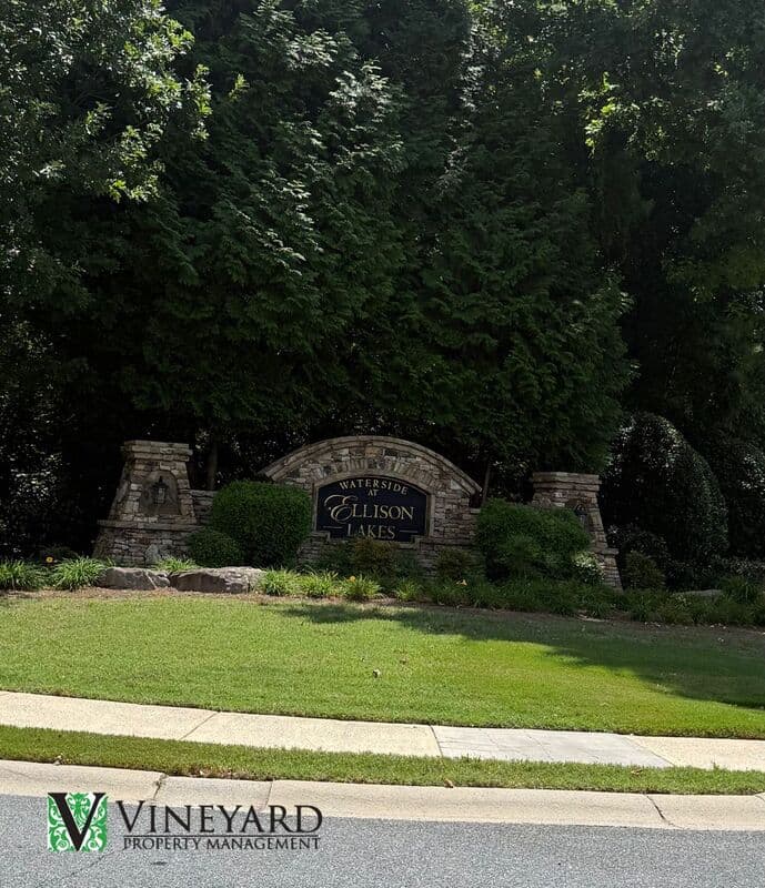 Kennesaw Townhome: 1934 Lake Heights Circle NW