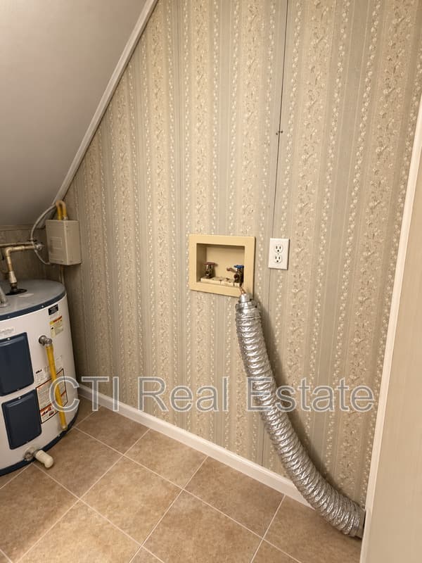 Spotsylvania House: 6614 Partlow Rd