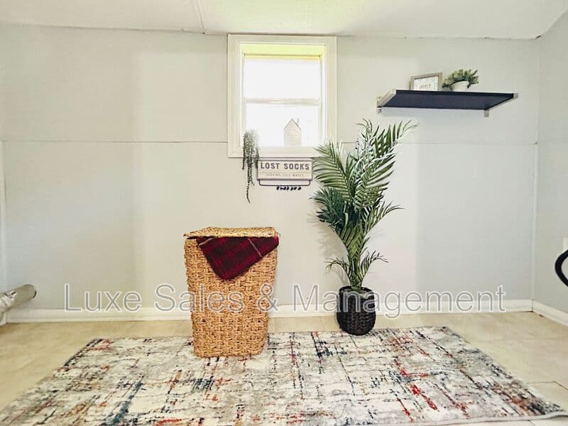 Del City House: 4220 SE 25th St