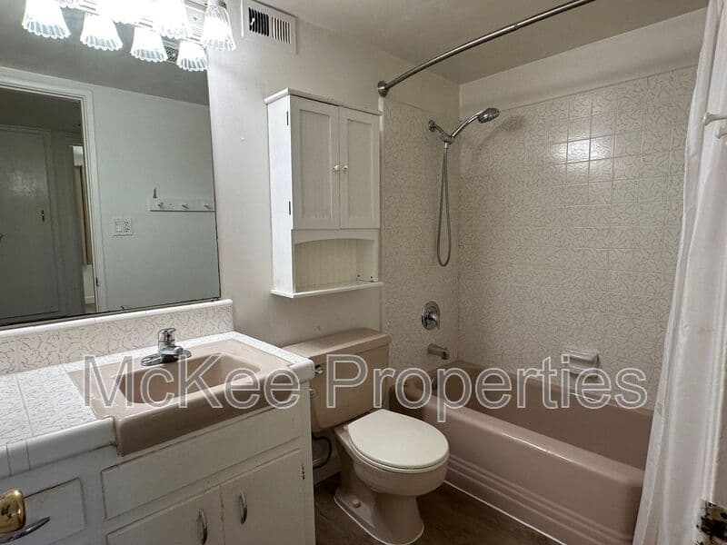 Coronado Condo: 540 G Avenue