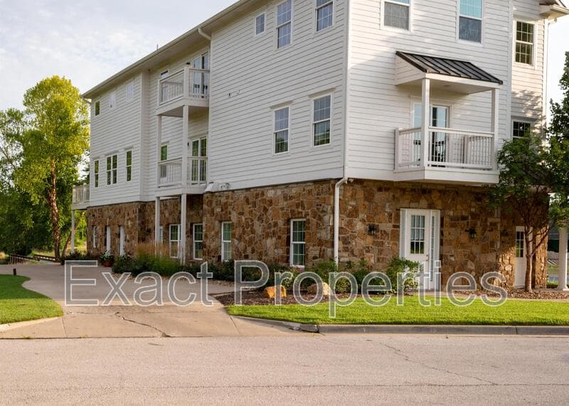 Parkville Condo: 10875 Allen Way #1