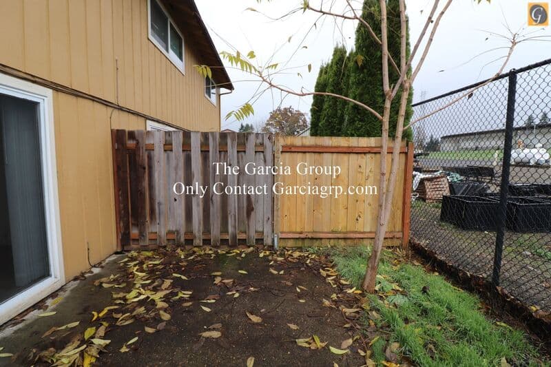 Oregon City Townhome: 581 Holmes Lane