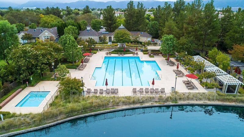 Temecula House: 40099 Annapolis Drive