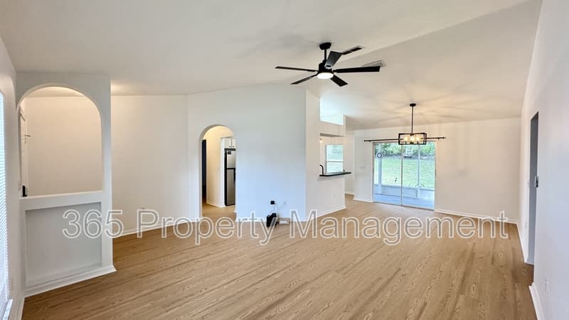 Spring Hill House: 12175 Katherwood Street