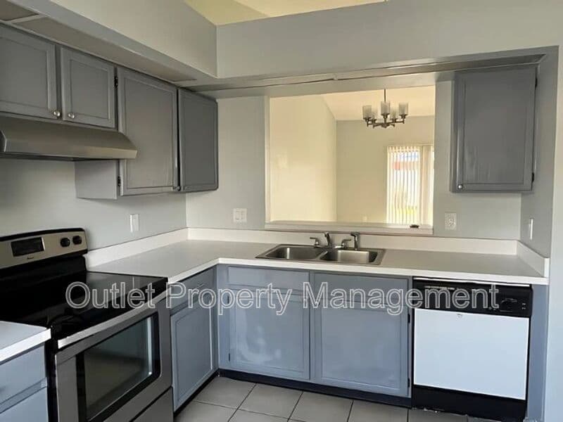 Orlando Condo: 14796 Laguna Beach Circle