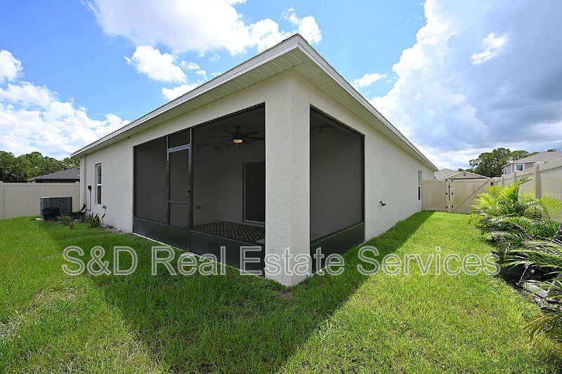 Lakeland House: 2028 Rosewood Cir