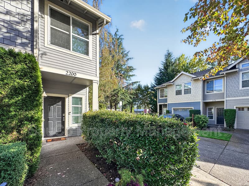 Beaverton House: 2200 Northeast Redelfs Way