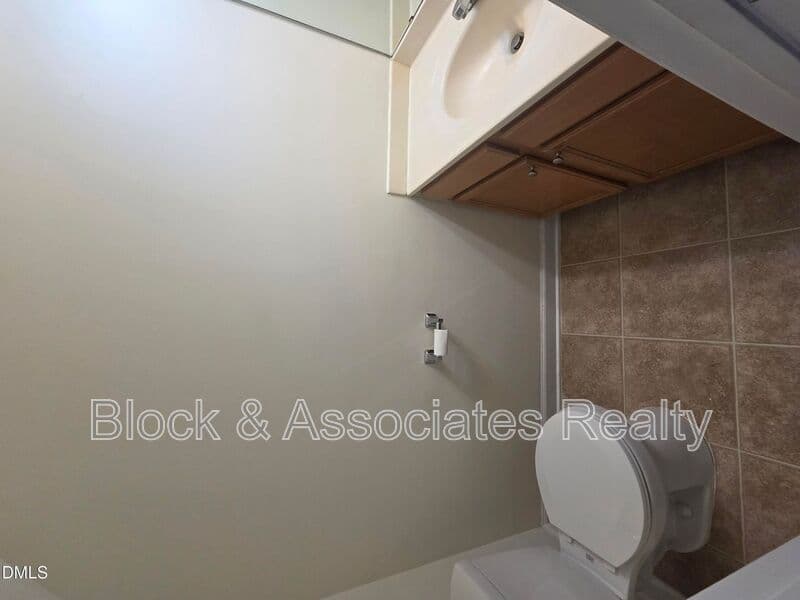 Raleigh House: 8346 Glenwood Springs Ct