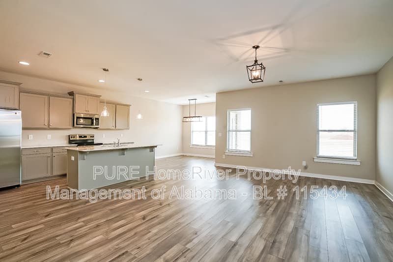 Meridianville House: 217 John Harold Dr