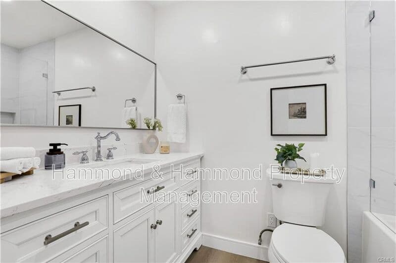 West Hollywood Condo: 970 Palm Ave.
