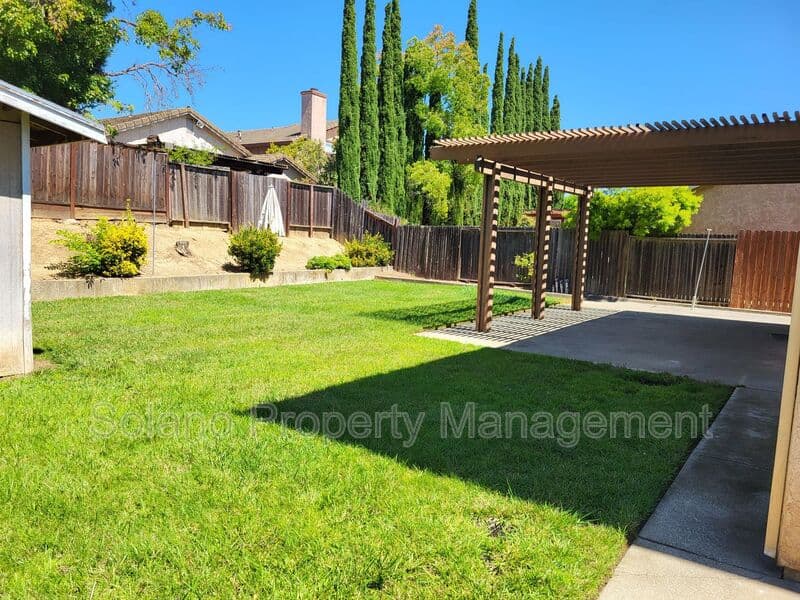 Vallejo House: 125 Serpentine Drive
