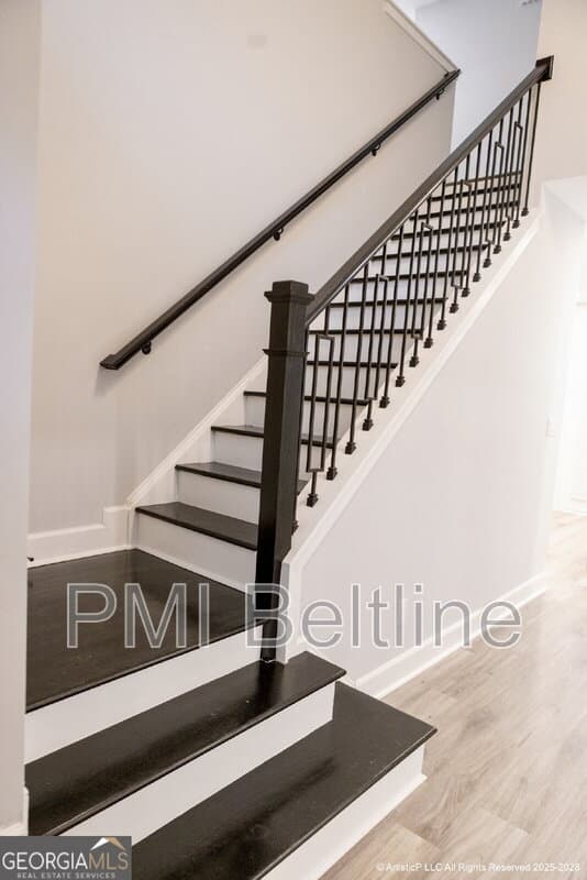 College Park House: 4644 Creekside Cove