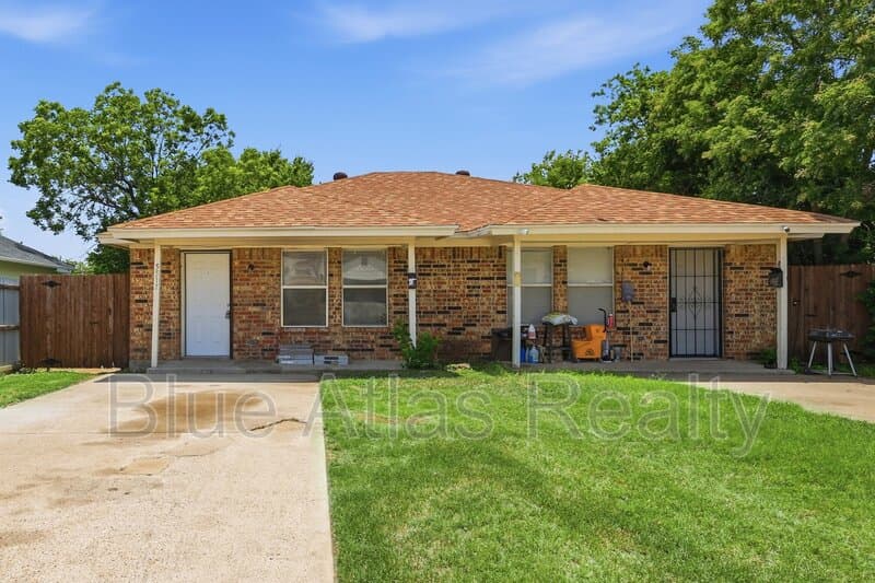 Fort Worth House: 5517 Wellesley Avenue
