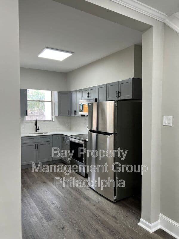 Philadelphia House: 2120 S Iseminger St