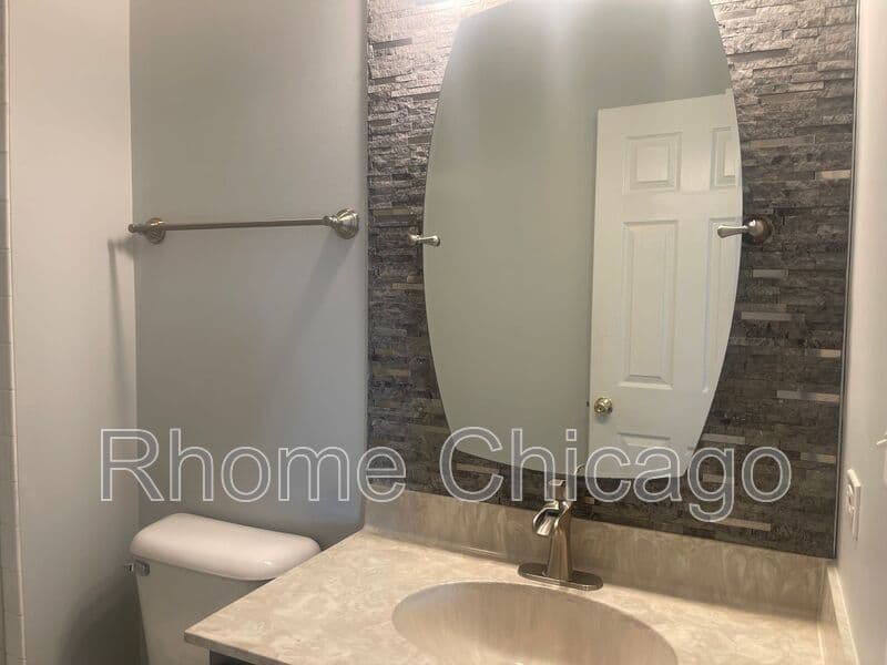 Carol Stream House: 1034 Idaho St.
