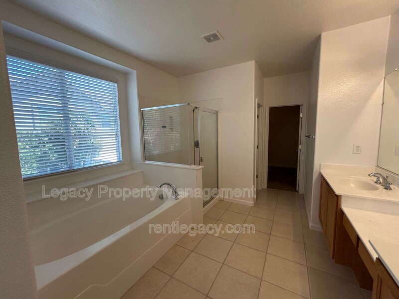 Fairfield House: 5085 Lockie Ln
