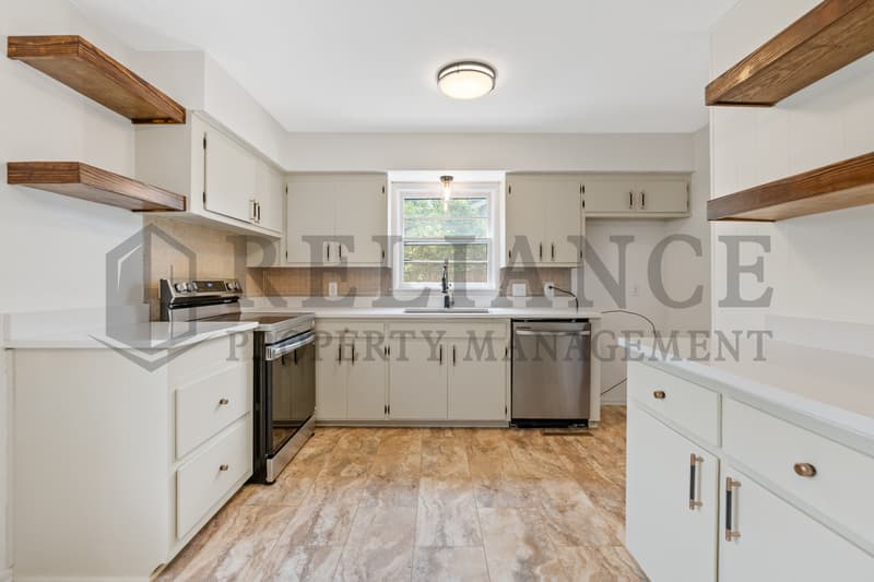 Wichita House: 7315 West Galoway