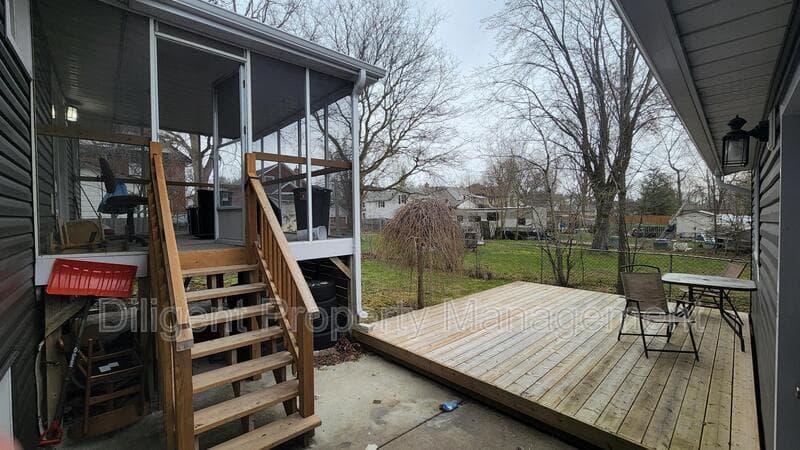 Peterborough House: 64 Lynch St